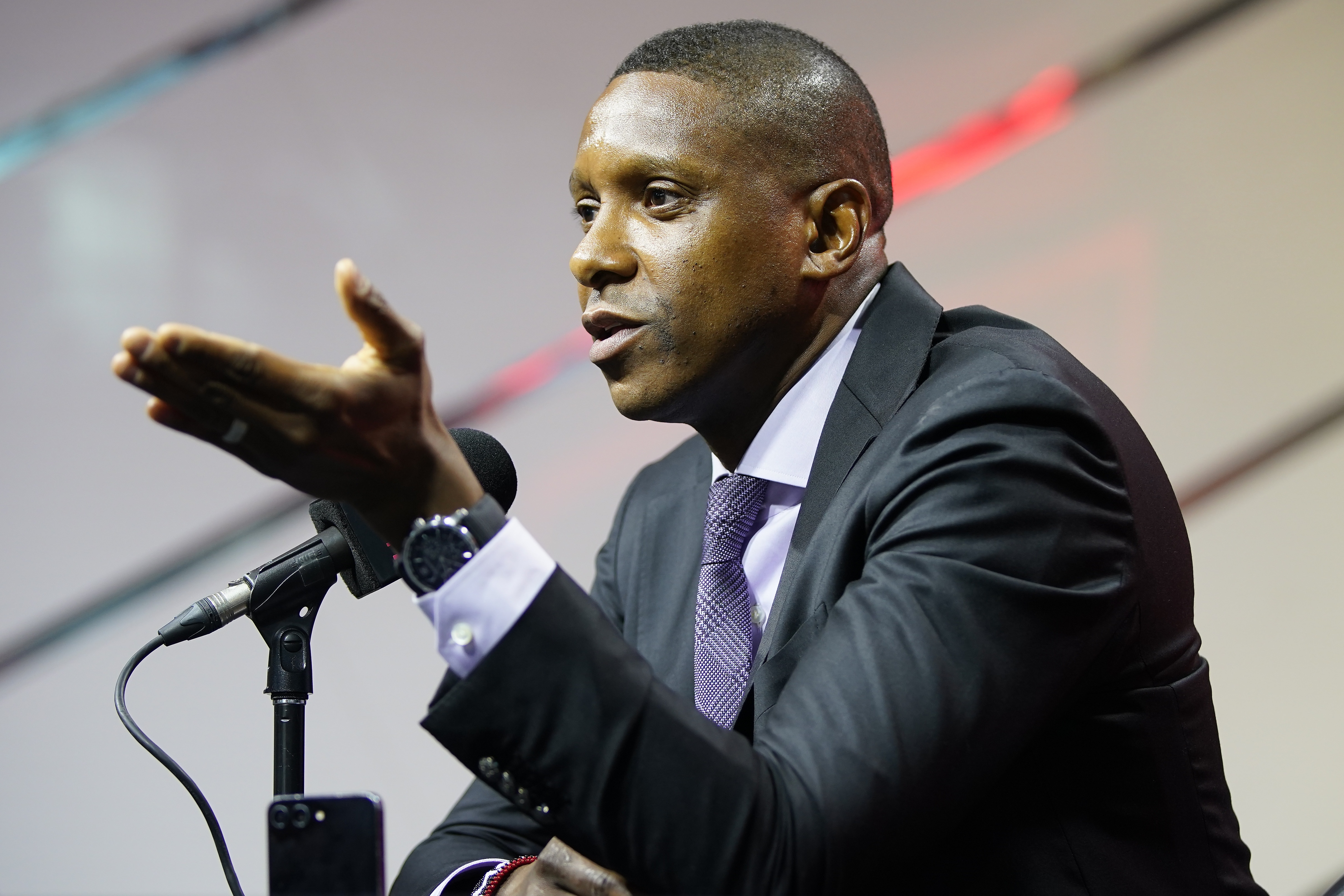 加福德谈乌杰里：NBA是生意 换基德早有预案