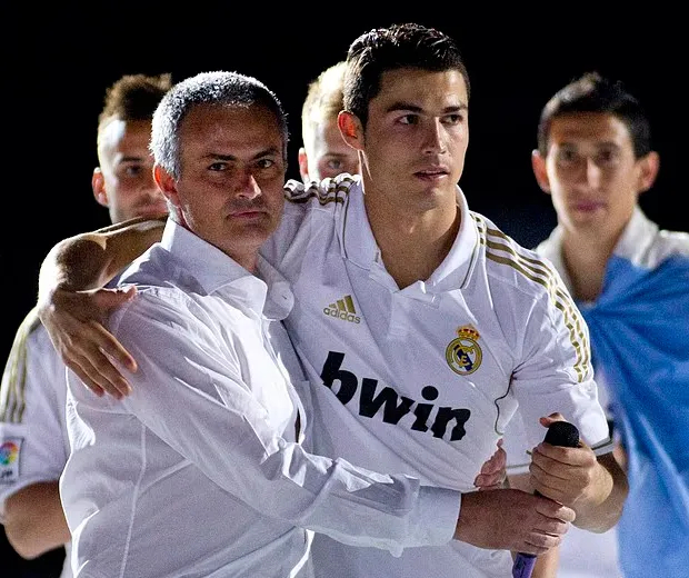穆里尼奥回归皇马官宣:本菲卡确认1500万违约金激活,三年合同签约 穆里尼奥回归皇马官宣:本菲卡确认1500万违约金激活,三年合同签约