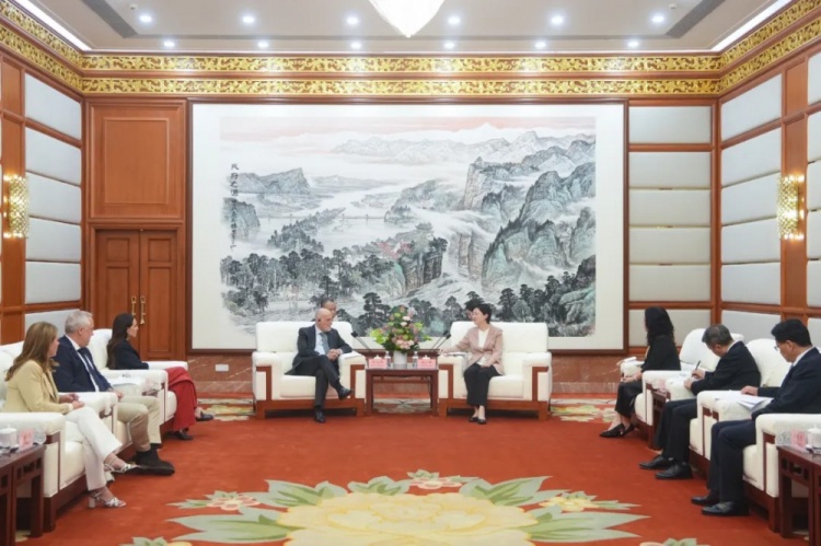 特巴斯访川敲定蓉城青训二期，西甲向四川输出教练员培训体系