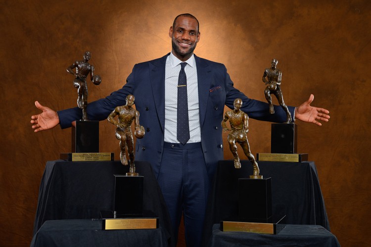 布伦森ESPY三奖加冕,NBA球员11次获最佳男运动员 布伦森ESPY三奖加冕,NBA球员11次获最佳男运动员