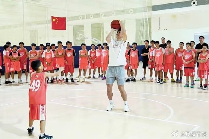 陈家政现身宏远夏训营 三分命中率51.7%引关注
