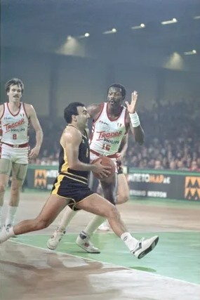 HoopsHype80大国际球员:奥拉朱旺居首 姚明第18 文班第50 HoopsHype80大国际球员:奥拉朱旺居首 姚明第18 文班第50