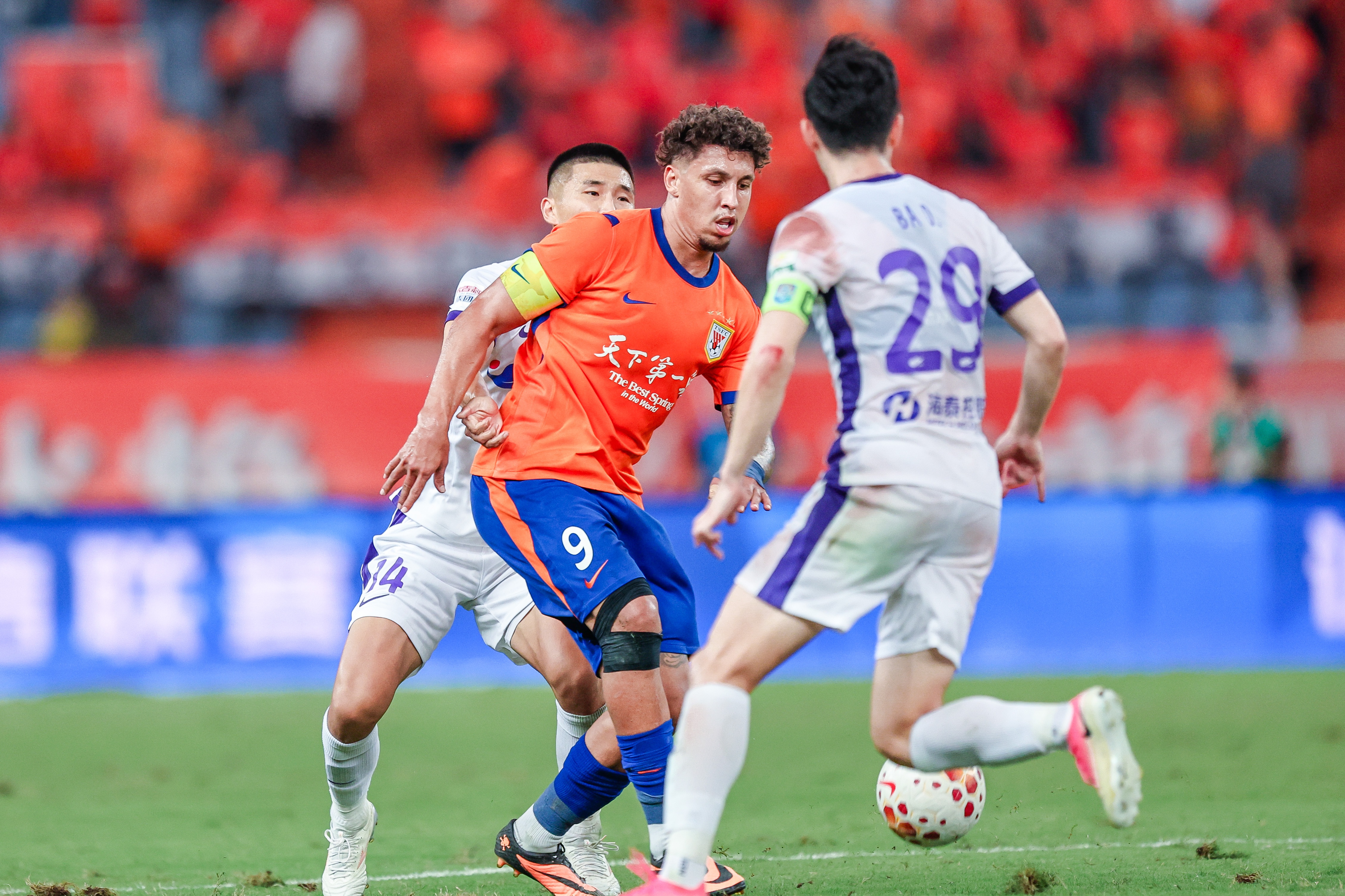 克雷桑第93分钟绝杀 泰山2-1逆转津门虎取两连胜