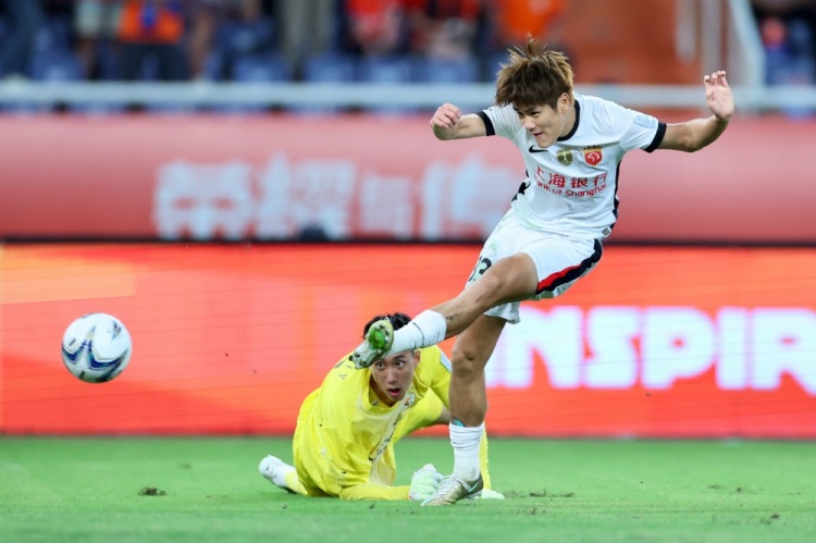 上海海港客场3-0战胜山东泰山,晋级足协杯四强
