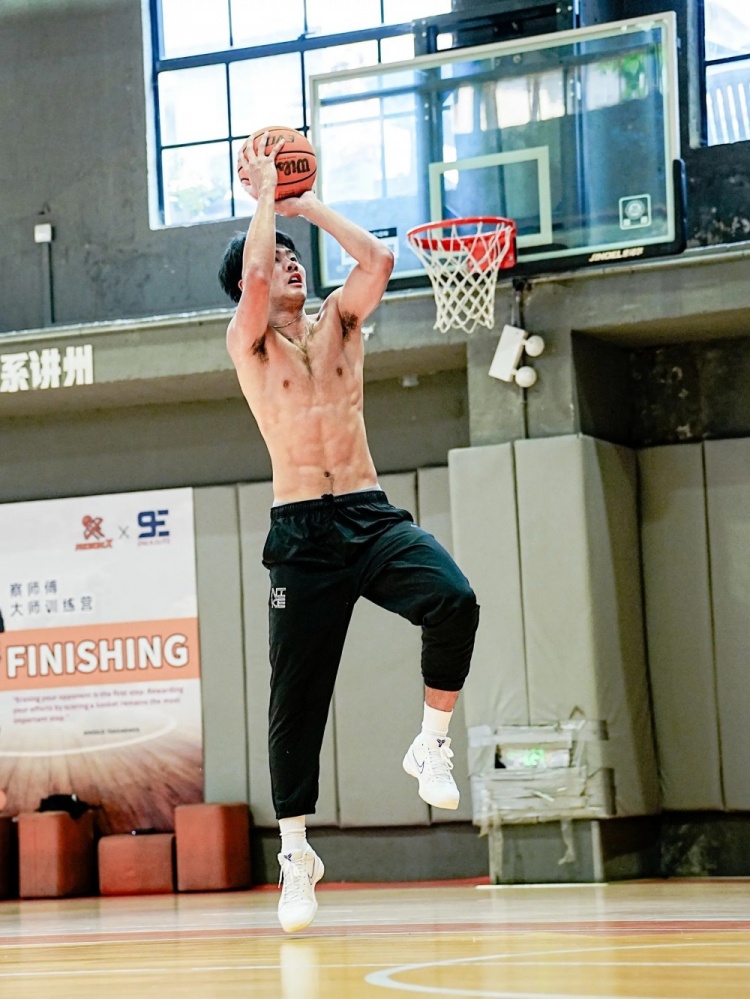 阿纳波利斯格雷米奥VS克里沙斯直播在线观看